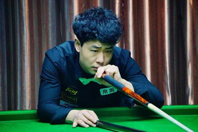 德甲赛场的 德甲赛场的