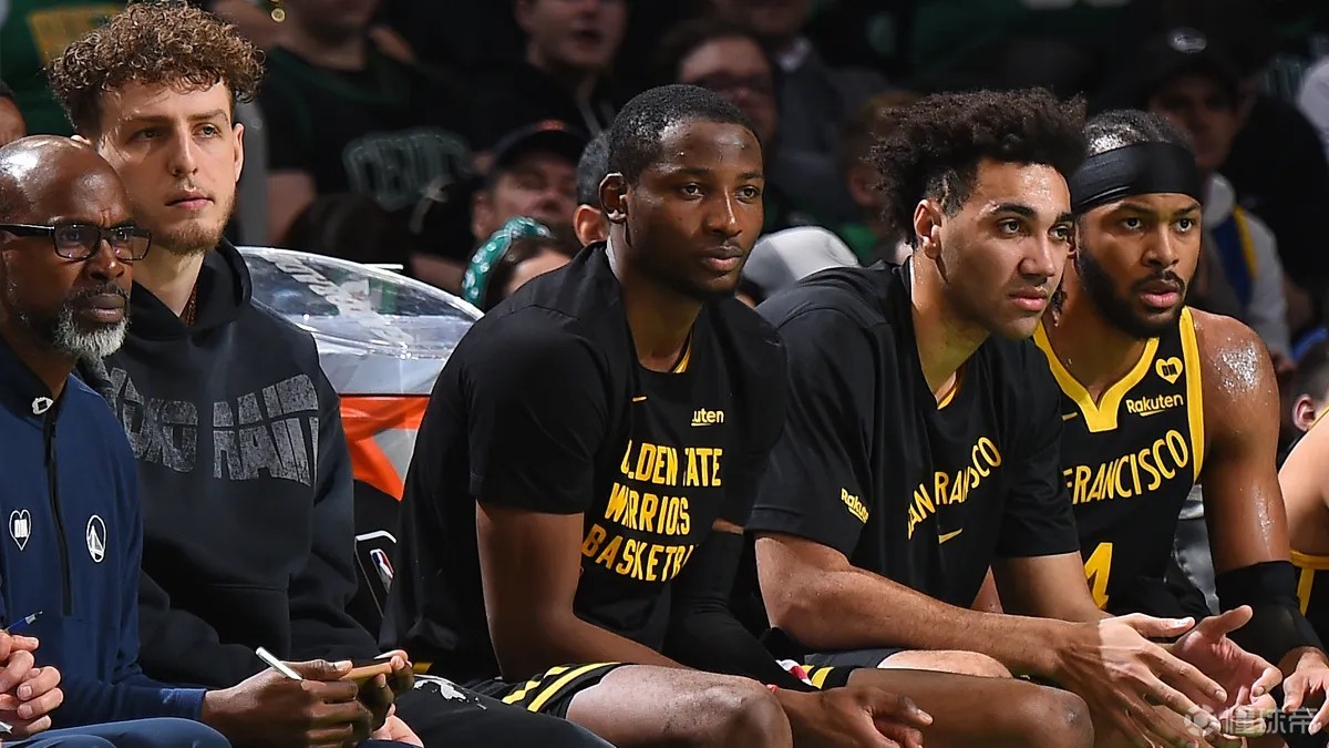 小杨就在发 小杨就在发