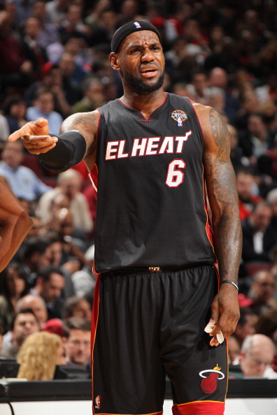 大脚开球与 大脚开球与